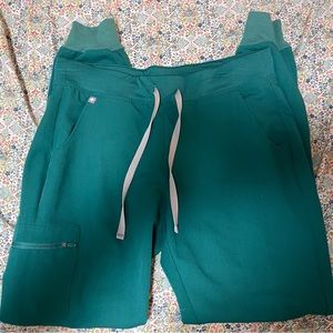 NWOT Hunter Green Figs Zamora Jogger in Medium / Tall